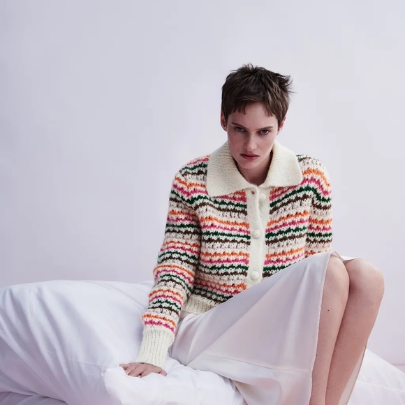Zara Sweaters - Zara knit cardigan🌈